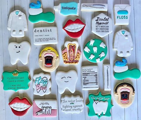 Dentist Cookies, Dental Cake, Dental School Graduation, Royal Icing Cookies Recipe, Nurse Cookies, Dental Gifts, Cookie Business, Graduation Cookies, Cutout Sugar Cookies