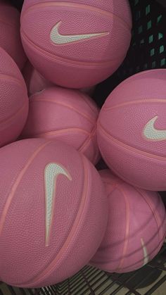 Football Fan Aesthetic, Pinky Pinky, Fan Aesthetic, Cool Basketball Wallpapers, Basketball Wallpapers, Pink Glitter Wallpaper, Cool Basketball, Dubai Vacation, Venomous Snakes