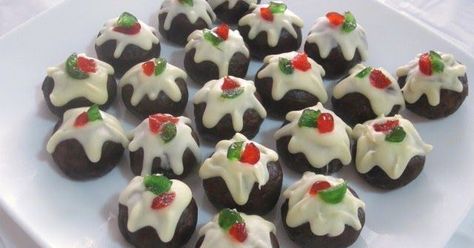 We had a women's evangelistic event at my church today- there was a short evangelistic talk about the prodigal son followed by an afternoon ... Christmas Pudding Truffles, Mini Xmas Cakes, 3 Ingredient Fruit Cake, Pudding Balls, Choc Pudding, Xmas Breakfast, Mini Christmas Puddings, Christmas Desert, Mini Christmas Cakes