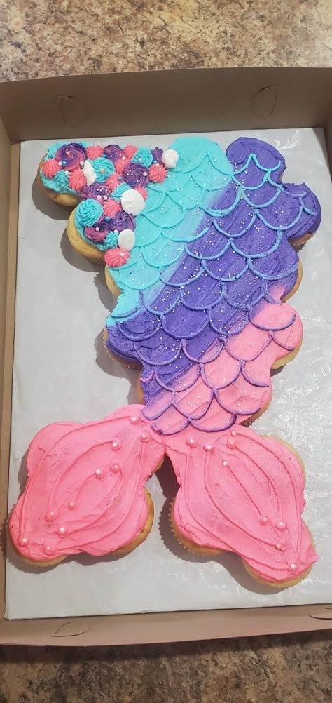 Mermaid Cupcake Cake Ideas, Cupcake Mermaid Cake, Mermaid Cupcakes Ideas Easy, Mermaid Tail Cake Ideas, Mermaid Birthday Cupcake Cake, Mermaid Tail Cupcake Cake Pull Apart, Mermaid Birthday Cake Sheet, Mermaid Pull Apart Cupcake Cake, Mermaid Tail Pull Apart Cupcakes