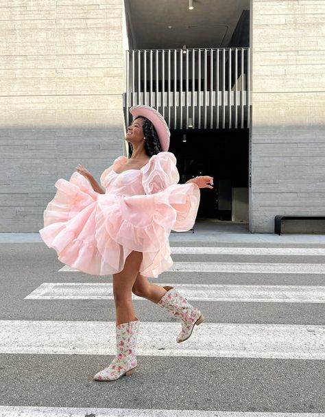 Floral Dress Cowboy Boots, Short Dress Cowboy Boots, Rhinestone Cowboy Boots Outfit, White Skirt Cowboy Boots, Pink Cowboy Boots Outfit, Cowboy Boots With Dress, Nashville Photoshoot, Glitter Cowgirl, Cowboy Boot Style