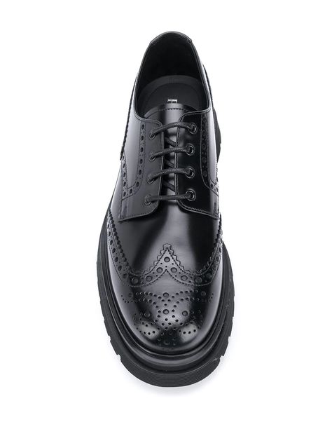 Mens Wingtip Shoes, Brown Boots Fashion, Black Men Fashion Swag, Wingtip Shoes, White Leather Sneakers, Brogue Shoes, Mens Black Leather, Black Men Fashion, Burberry Women