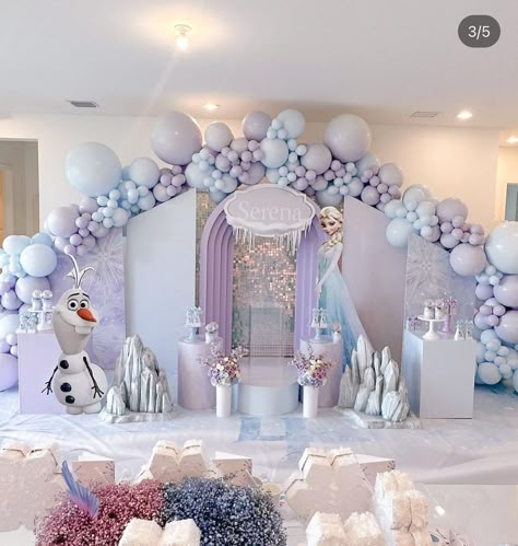 #frozenpartyqatar • Instagram Frozen Birthday Party 3 Year, Ice Princess Birthday Theme, Aesthetic Frozen Birthday Party, Elsa Themed Birthday Party Decoration, Frozen Themed Birthday Party Decoration, Elsa Birthday Party Ideas, Snow Princess Birthday Party, Frozen 2 Birthday Party Ideas, Frozen Bday Party Ideas