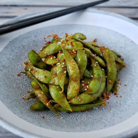 Edamame Recipes Spicy, Edamame Recipes, Red Chili Paste, Toasted Sesame Oil, Vegetarian Bean Chili, Edamame Beans, Korean Dishes, Red Chili Flakes, Toasted Sesame Seeds