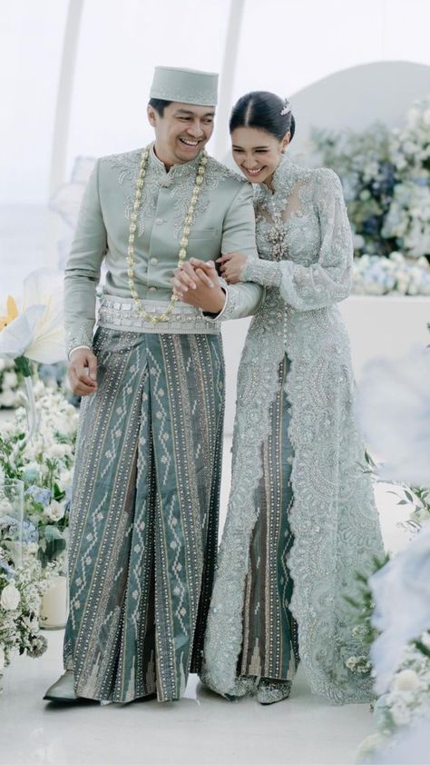 Butterfly Wedding Dress, Malay Wedding Dress, Bridal Hijab Styles, Muslim Wedding Gown, Kebaya Lace, Bridesmaid Poses, Baju Kahwin, Nikah Outfit, Kebaya Wedding