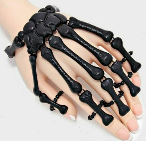 Skeleton Bracelet, Black Skeleton, Banda Aceh, Braut Make-up, Gothic Rings, Skull Bracelet, Emo Outfits, Steampunk Jewelry, Grunge Girl