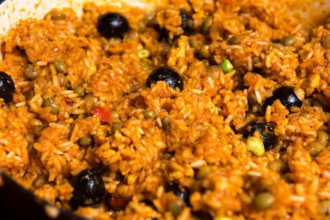 Gandule Rice Recipe Hawaii, Gandule Rice, Arroz Con Gandules Recipe, Puerto Rican Dishes, Rican Food, Puerto Rican Recipes, Island Food, Hawaiian Food, Fried Pork