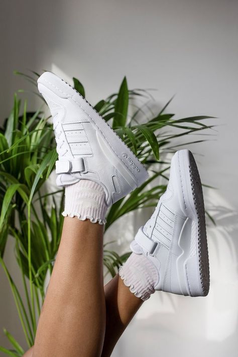 Adidas Originals Forum Low in White. Sneakers and trainers Adidas Forum Low Triple White, Forum Lows, Adidas Originals Forum Low, Adidas White Shoes, Christian Dior Bag, Adidas Forum Low, Adidas White Sneakers, Ny Outfits, Look Adidas