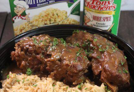 Smothered Turkey Necks, Turkey Necks Recipe, Turkey Neck Recipe, Chicken Cobbler Recipe, Smothered Turkey, Cheesy Chicken Rice, Crockpot Soup, Turkey Neck, Rice Dinner