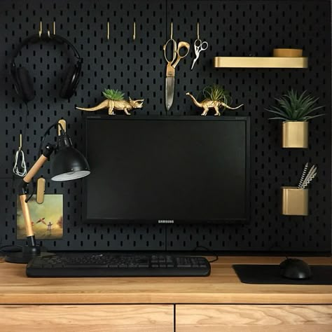 IKEA SKADI HACK with pegboard accessories for an organised office space Skådis Ikea, Pegboard Craft Room, Skadis Pegboard, Pegboard Kitchen, Ikea Pegboard, Ikea Skadis, Pegboard Storage, Pegboard Organization, Small Workspace