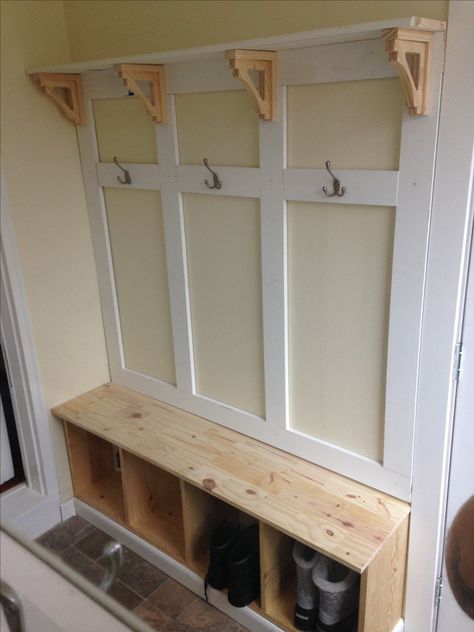 Mudroom Ideas Diy, Diy Entryway Bench, Diy Storage Bench, Diy Mudroom, Mudroom Entryway, Mudroom Decor, Diy Mudroom Bench, Mudroom Laundry Room, Mud Room Storage