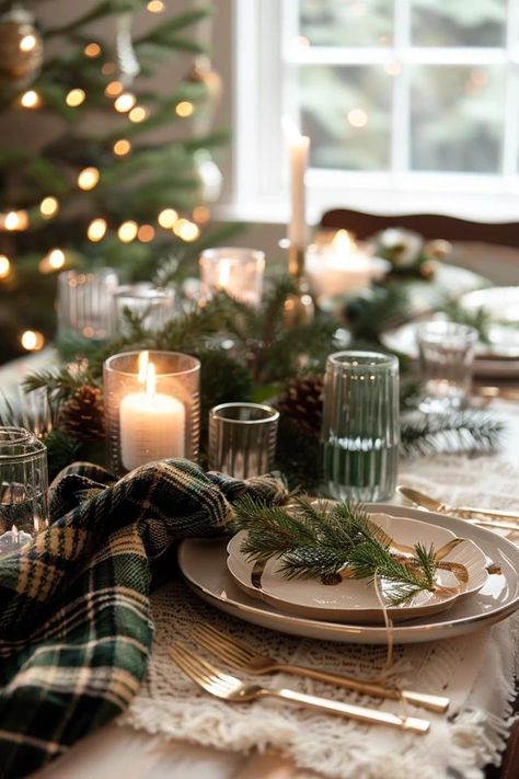 Winter Tableware: Dining in Style Christmas Natural Table Settings, Winter Thanksgiving Table, Winter Theme Table Decor, Rustic Christmas Dining Table Decor, Winter Tablescape Ideas, Winter Dining Table Decor, Dining Table Christmas Decor, Winter Dining Room, Yule 2024