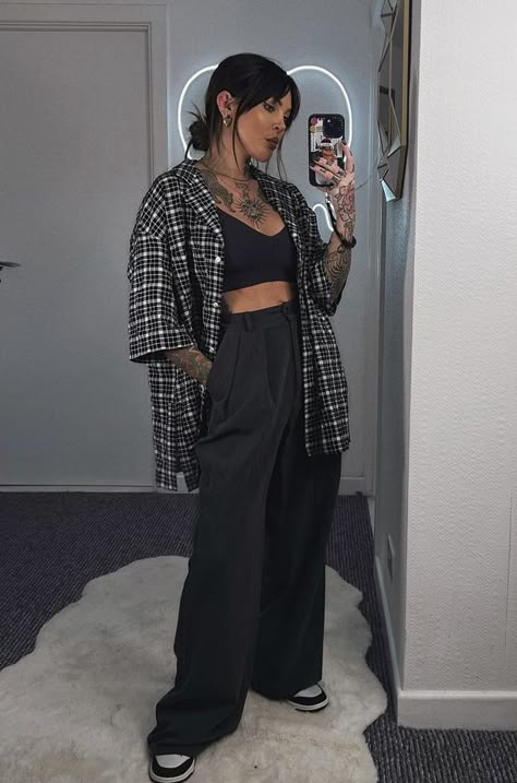 Work Outfit Inspo Spring, Woman Punk Style, Dark Hipster Aesthetic, Rock N Roll Outfit Aesthetic, Type Of Fashion Aesthetic, La Winter Fashion, Line Cook Outfit, Bohemian Night Outfit, Fancy Rocker Outfit