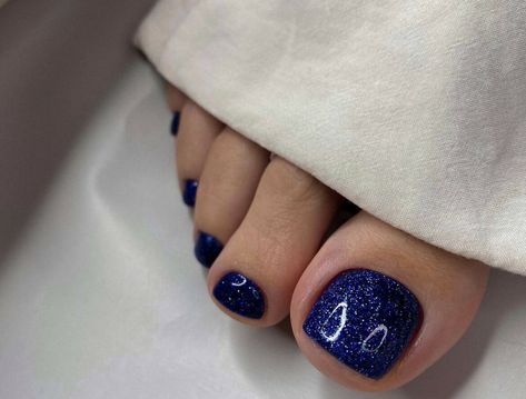 January Toe Nails, Sparkly Toenails, Blue Pedicure, Sparkly Nail Designs, Sparkly Toe Nails, Blue Toe Nails, Red Pedicure, Nail Picking, Pedicure Designs Toenails