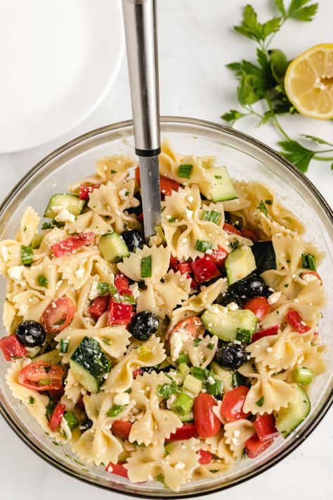 Southern Pasta, Bow Tie Pasta Salad, Bow Tie Pasta Recipe, Summer Vegetable Recipes, Tomato Dressing, Pasta Farfalle, Appetizer Cups, Bowtie Pasta Salad, Recipes Southern