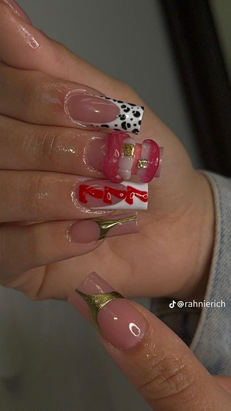 Cute And Simple Summer Nails, Valentine’s Day Short Nails, Short Set Nails, Linework Nails, Nails Story Instagram Ideas, French Tip Designs Nails, 3 D Nails Designs, Baddie Short Nails, Long Junk Nails