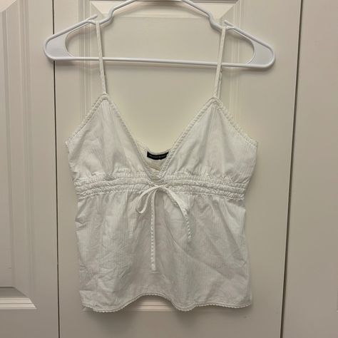 Brandy Melville White Edith Tank Brandy Melville Tops, Brandy Melville, Brandy, Tank Tops Women, Color White, Like New, Tank Top, Tank Tops, Outfit Inspo