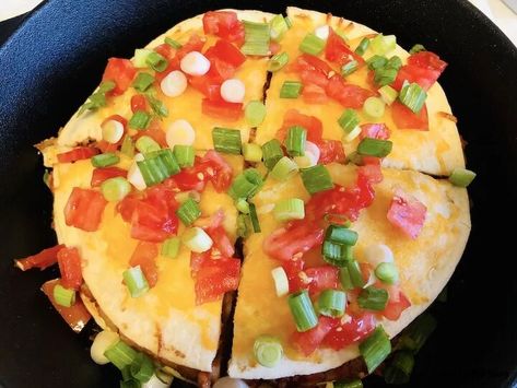 Weight Watchers Taco Pie Recipe | Foodtalk Turkey Taco Bowl, Taco Pie Recipes, Baked Chicken Fajitas, Lemon Cheesecake Recipes, Turkey Taco, Taco Bowl, Taco Pie, Healthy Dinner Options, Turkey Tacos