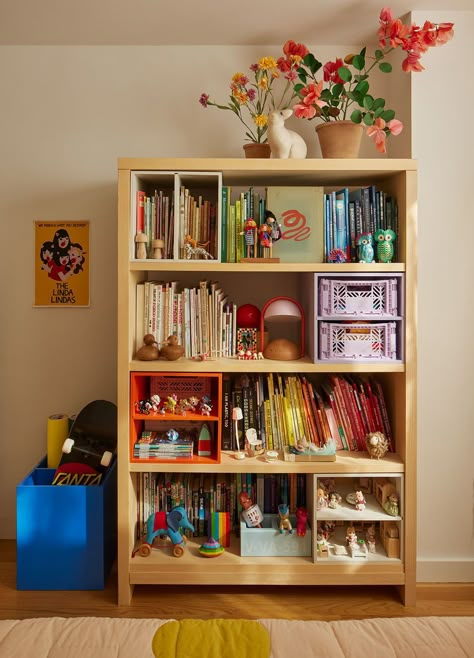 Useful Decor Ideas, Ikea Bookshelf Kids Room, Colorful Montessori Nursery, Bookshelf Storage Organization, Children’s Storage, Bedroom With Different Color Furniture, Kids Bedroom Bookshelf Ideas, Kids Bookshelf Styling, Colorful Closet Interior