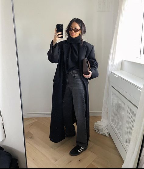 Oversized Coat Outfit, Mantel Outfit, New York Outfits, Winter Fashion Outfits Casual, Cold Outfits, Winter Outfit Inspiration, Paris Outfits, Sneakers Adidas, My Wardrobe