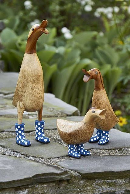 Garden Ducks, Flamingo Beach, Lawn Ornaments, Best Mothers Day Gifts, Wood Bird, Wooden Bird, Creative Home Decor, Rustic Gardens, Outdoor Art