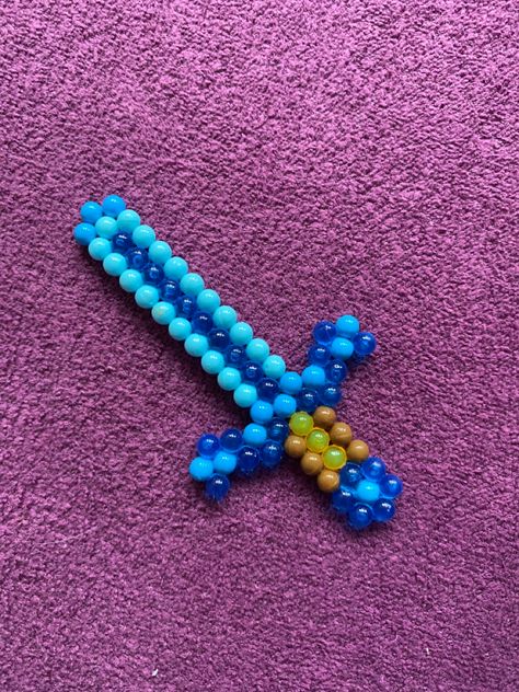 Aquabeads Minecraft, Aquabeads Ideas, Minecraft Diamond, Pony Bead Crafts, Aqua Beads, Water Beads, Pony Bead Patterns, Bead Ideas, Pony Beads