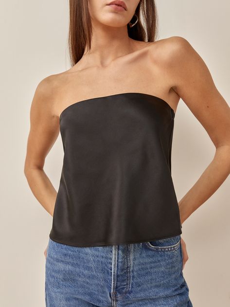 Silk Top Outfit, Crop Top Sewing, Black Silk Top, 2023 Wishlist, Top Sewing, Silk Cami, Straight Crop Jeans, Celebrity Street Style, Satin Top