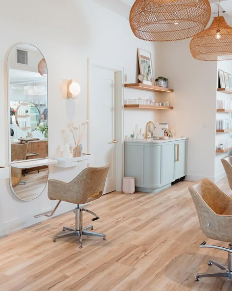 Coastal Hair Salon Decor, Costal Hair Salon, Beachy Salon Decor, Salon Suite Setup, Coastal Salon Decor, Suite Salon Ideas, Farmhouse Hair Salon, Coastal Salon, Studio Salon Ideas Small Spaces