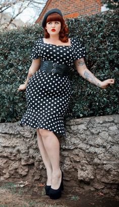 Pinup Plus Size, Plus Size Pin Up, Pinup Style Clothing, Rockabilly Fashion Plus Size, Plus Size Pinup, Modern Rockabilly, Women Poses, Pinup Poses, Pin Up Poses