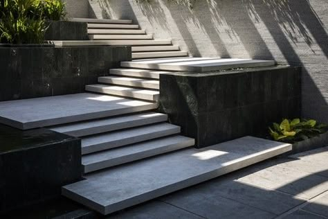 Gallery of Louvers House / MIA Design Studio - 17 Outdoor Staircase, Landscape Stairs, Garden Stairs, Exterior Stairs, Stairs Design Modern, Floating Stairs, Outdoor Stairs, Concrete Steps, Landscape Architecture Design