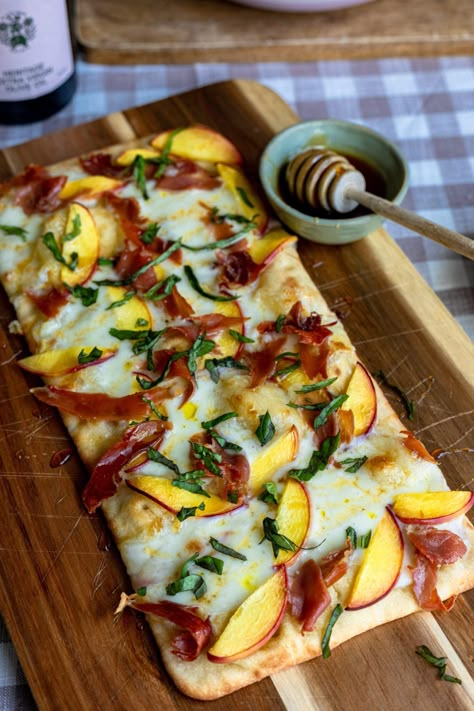 Peach Prosciutto Hot Honey Flatbread Hot Honey Flatbread, Honey Flatbread, Appetizer Foods, Peach Prosciutto, Peach Pizza, Pineapple On Pizza, Honey Pizza, Prosciutto Pizza, Sweet Potato Gnocchi