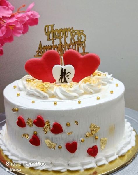 Anniversary Cake Decorating Ideas, Happy Anniversary Cake Couple Cute Ideas, Happy Anniversary Cake Design, Couple Cake Anniversary, Wedding Anniversary Cake Ideas Unique, Marriage Anniversary Cake Design, Simple Anniversary Cake Designs, Aniversary Cakes Designs, Latest Anniversary Cake Designs