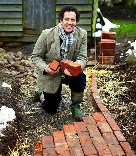 Landscape Edging Stone, Brick Paths, Garden Path Ideas, Garden Walkways, Brick Pathway, Monty Don, Brick Path, Brick Walkway, Garden Pathways