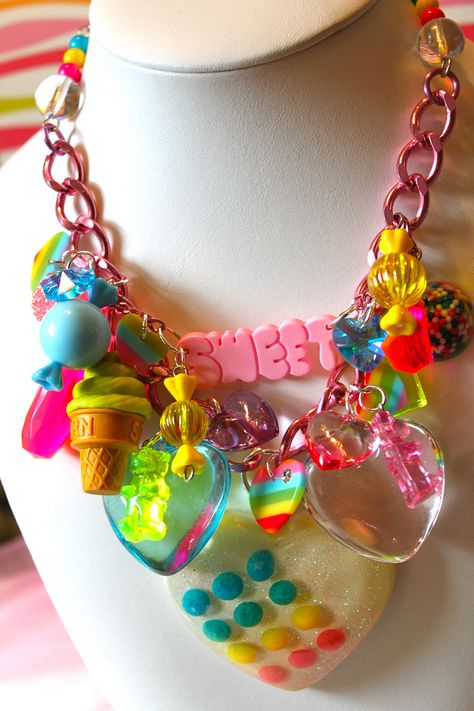 Gummi Bears, Dots Candy, Candy Jewelry, Tanah Liat, Eat Me, Kawaii Jewelry, Bear Necklace, Kid Core, Indie Kids