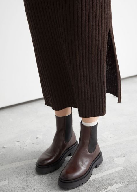 Ribbed Midi Knit Dress - Dark Brown - Midi dresses - & Other Stories WW Chunky Brown Boots Outfit, Chunky Brown Boots, Brown Chelsea Boots Outfit, Chunky Boots Outfit, Chelsea Boot Outfit, Brown Boots Outfit, Midi Knit Dress, Chelsea Boots Outfit, Chunky Chelsea Boots