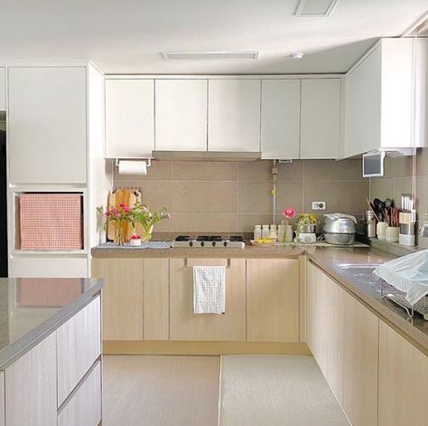 Cabinet Makeover Kitchen, Cabinet Ideas Kitchen, Korean Apartment Interior, Korean Apartment, Kitchen Cabinet Makeover, Makeover Kitchen, Kitchen Cabinet Ideas, Desain Pantry, Aesthetic Kitchen