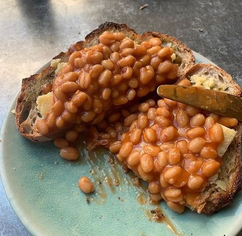 Toast Aesthetic, Baked Beans On Toast, British Breakfast, Healthy Beans, Beans On Toast, Random Inspiration, On Toast, British Food, Retro Recipes