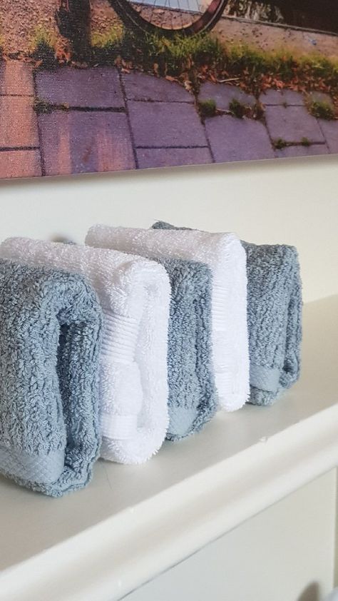 Natasha Swingler | Give me all the face cloths #bathroom #cleaning #washcloth #washcloths #facecloth #flannel #tidyhome #bathroomorganizer… | Instagram How To Fold Wash Cloths, How To Roll Bath Towels, Fold Clothes, Towel Folding, How To Fold, Folding Clothes, February 9, Face Cloth, Clever Ideas