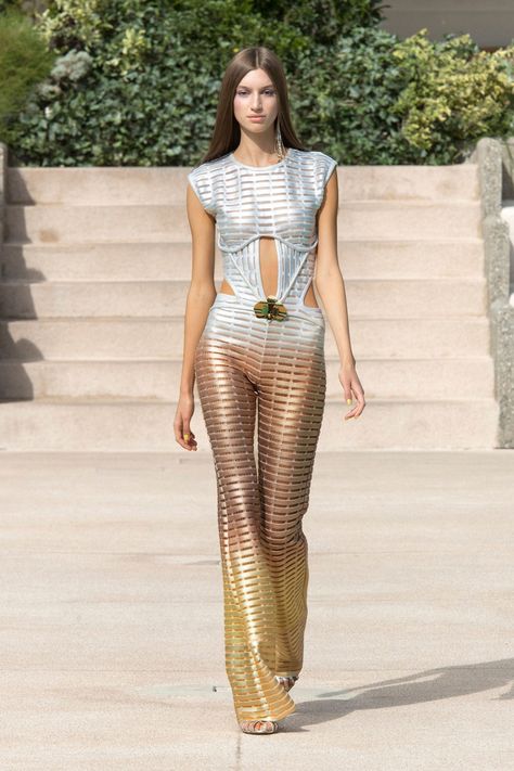 Genny Spring 2023 Ready-to-Wear Collection | Vogue Genny Spring 2023, Runway Fashion Outfits, Spring 2023 Ready To Wear, 2023 Ready To Wear Collection, London Fashion Weeks, 2023 Ready To Wear, Womenswear Fashion, Milano Fashion Week, Spring Summer 2023