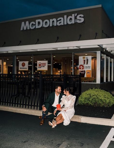 A super fun and playful after wedding party session at a fast food restaurant. Photography by Brittany Ford from Buffalo, New York. Fast Food Restaurant Photoshoot, Wedding Fast Food Pictures, Fast Food Wedding Photos, Wedding Fast Food, Food Restaurant Photography, After Wedding Party, Burger Places, Tiny Wedding, Restaurant Photography