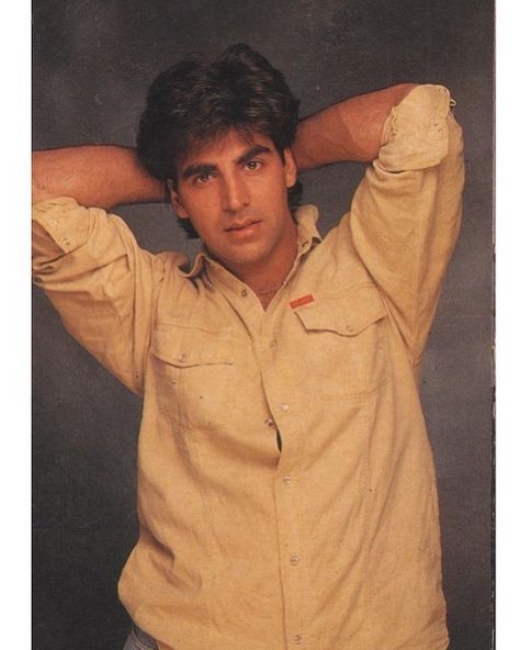 Akshay Kumar 90s, Akshay Kumar Photoshoot, Akshay Kumar Style, India Actor, Vintage Bollywood Aesthetic, Allu Arjun Hairstyle, Superhero Poster, Old Hairstyles, Francisco Lachowski