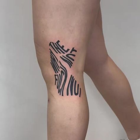 Top Knee Tattoo, Tattoo Back Of Knee, Bent Knee Tattoo, Knee Text Tattoo, Both Knee Tattoo, Knee Tattoo Placement, Knee Pit Tattoo, Back Knee Tattoo, Side Of Knee Tattoos Women