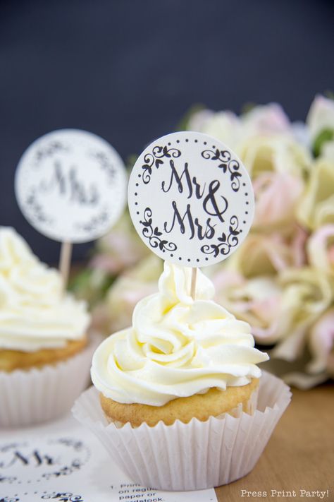 Free Mr. and Mrs. wedding cupcake toppers - Press Print Party! Mr And Mrs Cupcakes, Wedding Cupcake Toppers Diy, Wedding Cupcake Toppers Printable, Wedding Cupcake Designs, Wedding Cupcakes Decoration, Diy Wedding Cupcakes, Cupcake Wrappers Template, Cupcake Toppers Wedding, Homemade Cupcake Recipes