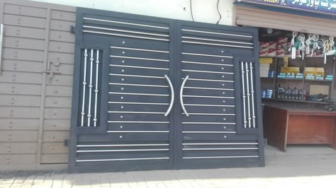 Porch Gate Design, Simple Main Gate Design, Simple Gate Designs, Modern Front Gate Design, New Gate Design, Latest Main Gate Designs, Pagar Modern, Latest Gate Design, Fence Modern