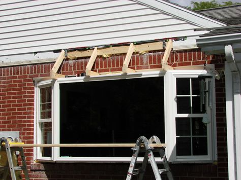 Bay Window Roofing Ideas, Exterior Bay Window Ideas, Upstairs Bay Window Exterior, Update Bay Window Exterior, Bay Window Roof, Exterior Bay Window, Bay Eindow Storage, Bay Window Installation, Living Room Bay Window