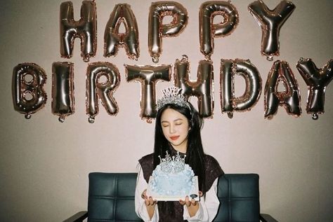 18th Birthday Party Themes, 17th Birthday Ideas, Cute Birthday Pictures, Instagram Feed Ideas Posts, Korean Birthday, Swag Girl Style, Bday Girl, 17th Birthday, Instagram Feed Ideas