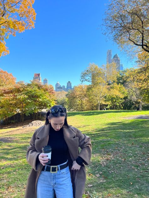 Central Park Outfit Winter, Central Park Poses, Park Outfit Ideas Winter, Park Winter Outfit, Central Park Photo Ideas, Sf Outfit, Central Park Photoshoot, Central Park Aesthetic, Central Park Fall