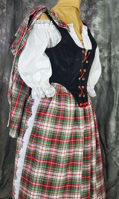 Scottish Outfit Women, Heritage Outfits, Scottish Traditional Dress, Traditional Scottish Clothing, Traditional Scottish Dress, Scotland Outfit, Scottish Outfit, Scottish Costume, Fair Costume