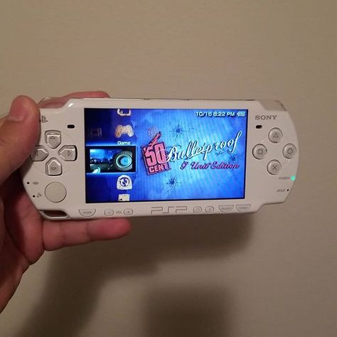 2000s Game Console, Psp 3000 Aesthetic, Skater Room Ideas, Psp Aesthetic, Skater Room, Psp Console, Psp Games, Psp 3000, Custom Consoles