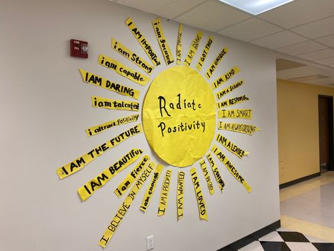 College Classroom Decoration Ideas, Hallway Wall Decor School, Summer Hallway Decorations, Classroom Entrance Decoration, College Fest Theme Ideas, College Hallway Decorations, School Hall Decoration Ideas, College Fest Ideas, College Event Decor